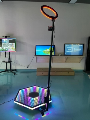 دوّارة ثلاثية الأبعاد شاشة عرض ثلاثية الأبعاد كشك تصوير سيلفي أوتوماتيكي بزاوية 360 درجة