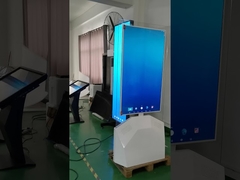 شاشة رقمية تفاعلية تعمل باللمس مثبتة على الأرض بنظام أندرويد 5.1