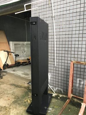 كشك لافتات رقمية بحجم 55 بوصة بدقة 1920 × 1080 مع شاشة لمس سعوية