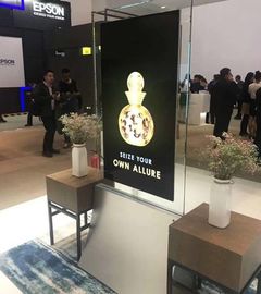 ورق OLED رقيق معلق معلق على الحائط بفتحة رقمية زجاج مقسى 55 "AC100V-240V