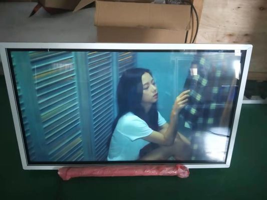 لافتات رقمية رفيعة للغاية للمصاعد بيضاء ناصعة مقاس 42 بوصة تعمل باللمس مركز طبي داخلي