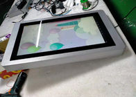 لافتات رقمية LCD مضادة للوهج 1.3kW 43in مثبتة على الحائط مقاومة للماء 2000cd / m2