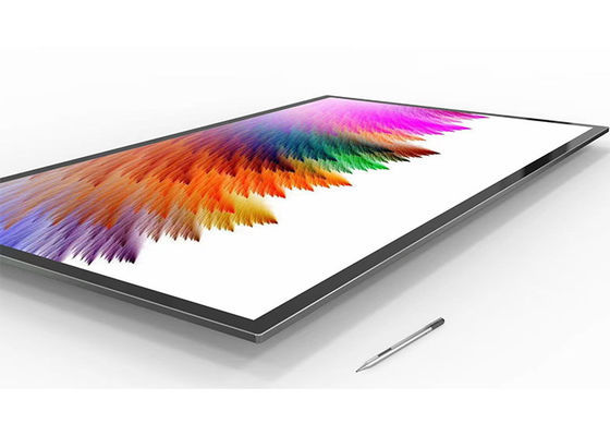 اللافتات الرقمية 800 شمعة / المتر المربع عالية السطوع 55 بوصة 4K شاشة LCD حامل أرضي كشك 5 جرام واي فاي مزدوج